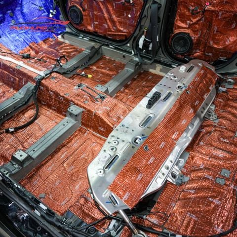 Cách âm chống ồn ô tô 5 chỗ