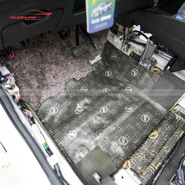 Cách Âm Sàn Xe Suzuki Ertiga