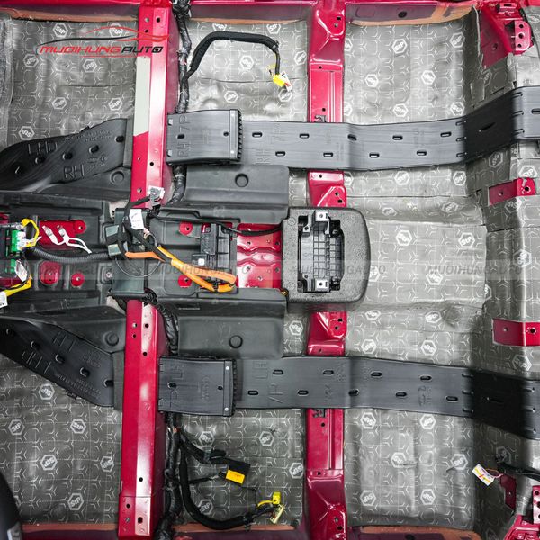 Cách Âm Sàn Xe Toyota Camry 2014