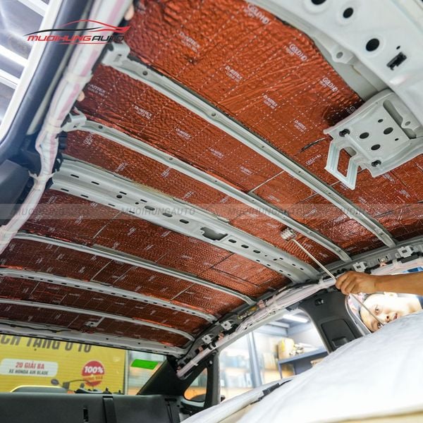 Cách Âm Trần Xe Toyota Yaris 2023