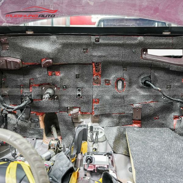 Cách Âm Vách Ngăn Khoang Máy Ô Tô Vinfast Minio Green