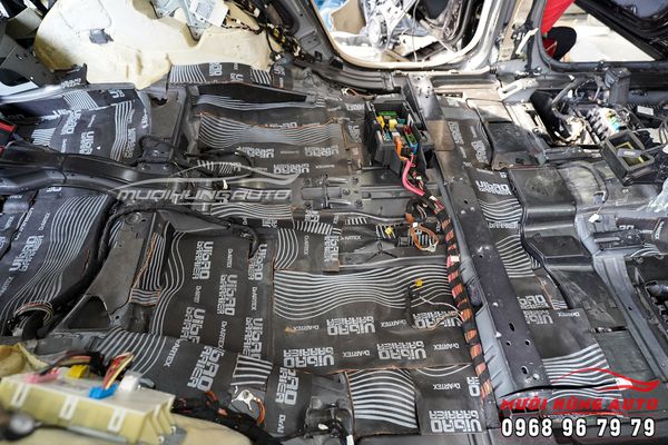 Cách Âm Chống Ồn Chuyên Nghiệp Cho Xe Mercedes GL500