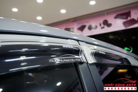 Che Mưa Toyota Innova 2019 - 2020 Mẫu Đen Trắng Cao Cấp