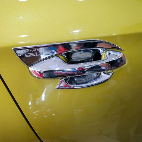 Chén Cửa Cho Xe Kia Seltos Chính Hãng