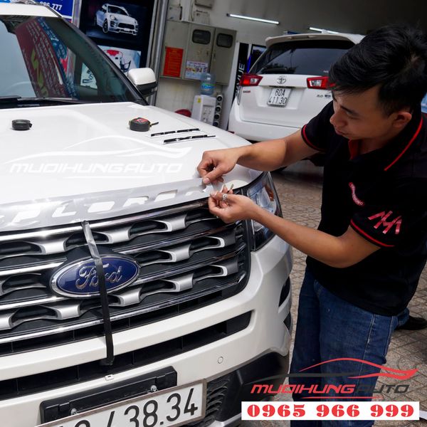 Chữ Capo Trước Màu Đen Cao Cấp Explorer 2017