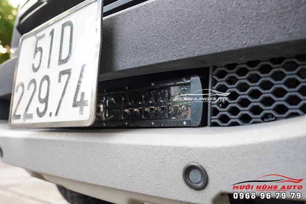 Trang Bị Bộ Đèn LED Bar Cao Cấp Tăng Sáng Cho Xe Ford Ranger