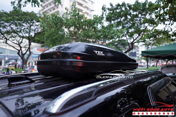 Lắp Cốp Nóc Để Đồ - Baga Phi Thuyền Cho Xe Ford Explorer Tại TPHCM