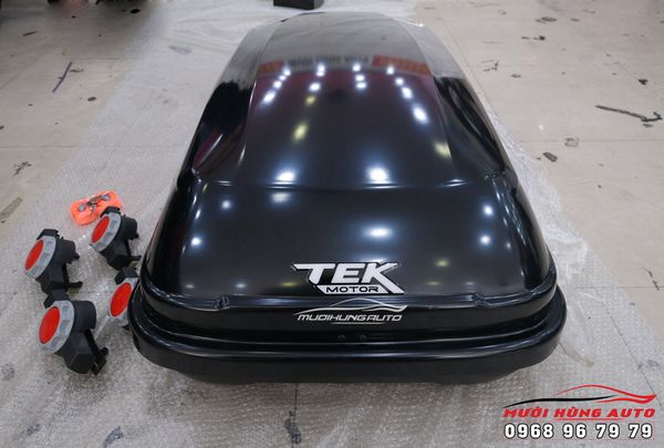 Lắp Cốp Nóc Phi Thuyền Màu Đen Cá Tính Cùng Baga 2 Thanh Ngang Cho Xe Fortuner