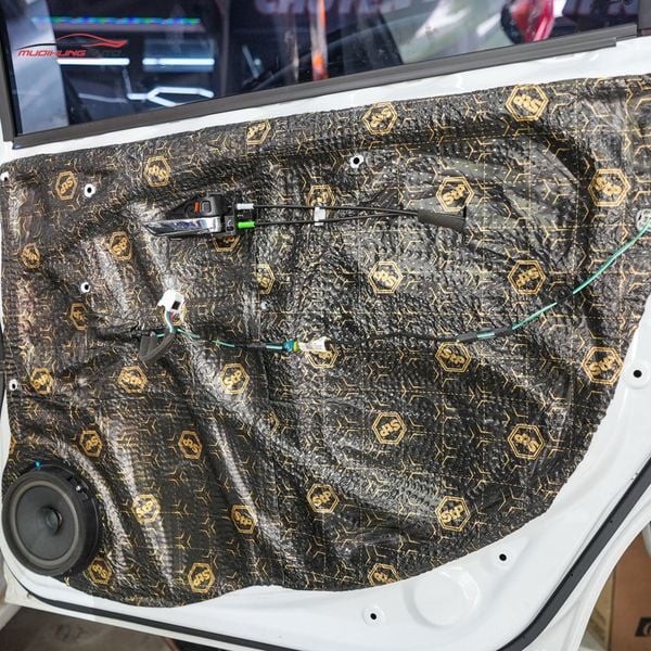 Cách Âm Cửa Xe Suzuki Ertiga 2024