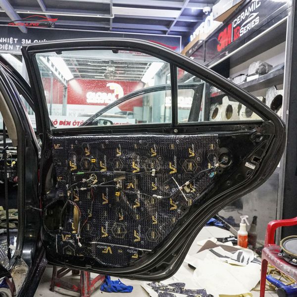 Cách Âm Cửa Xe Toyota Camry 2008