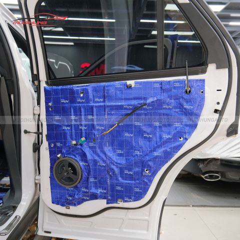 Dán cách âm chống ồn cửa xe Ford Explorer