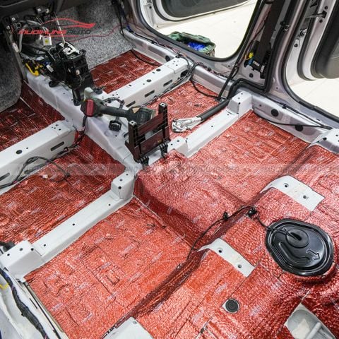 Dán cách âm chống ồn sàn xe cho Hyundai Stargazer