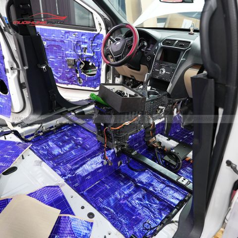 Dán cách âm chống ồn sàn xe Ford Explorer