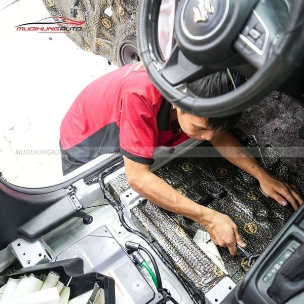 Cách Âm Sàn Xe Suzuki Ertiga