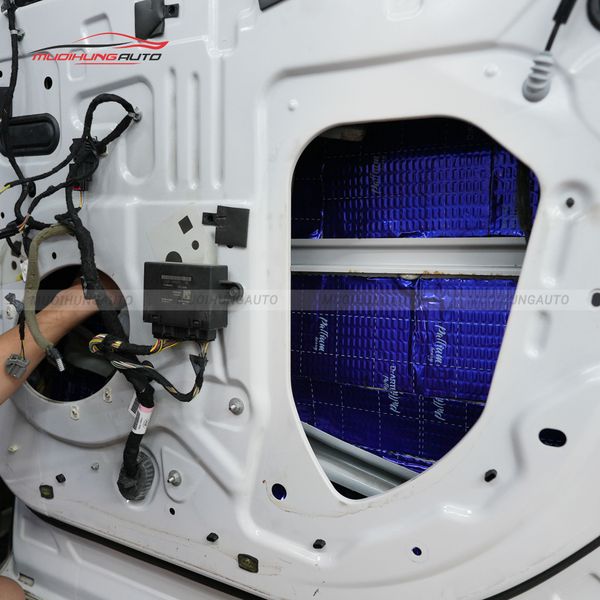 Cách Âm Cửa Xe Ford Explorer