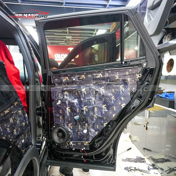 Cách âm cửa xe Ford Territory 2023