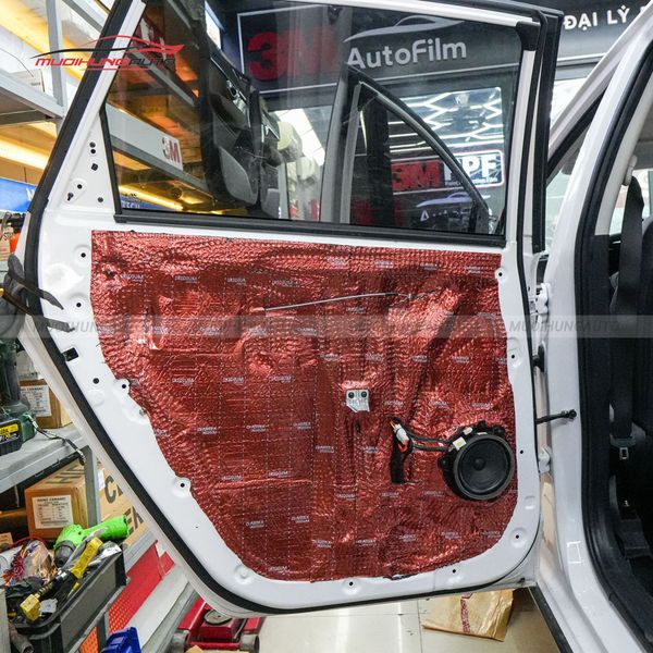Cách Âm Cửa Xe Hyundai Stargazer