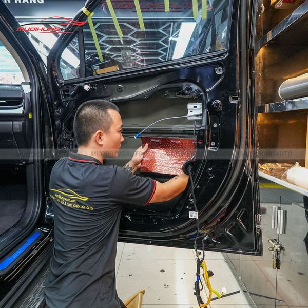 Cách Âm Cửa Xe Kia Carnival 2025