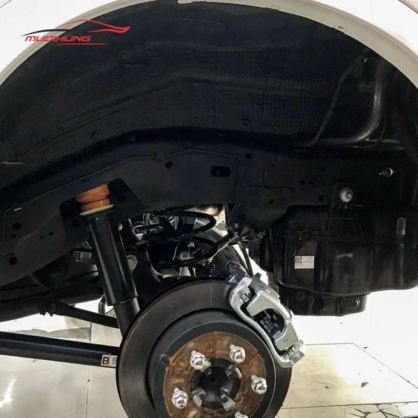 Cách Âm Hốc Bánh Ford Everest 2023