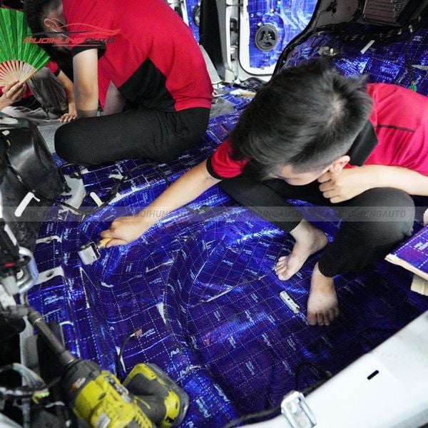 Cách Âm Sàn Xe Ford Explorer