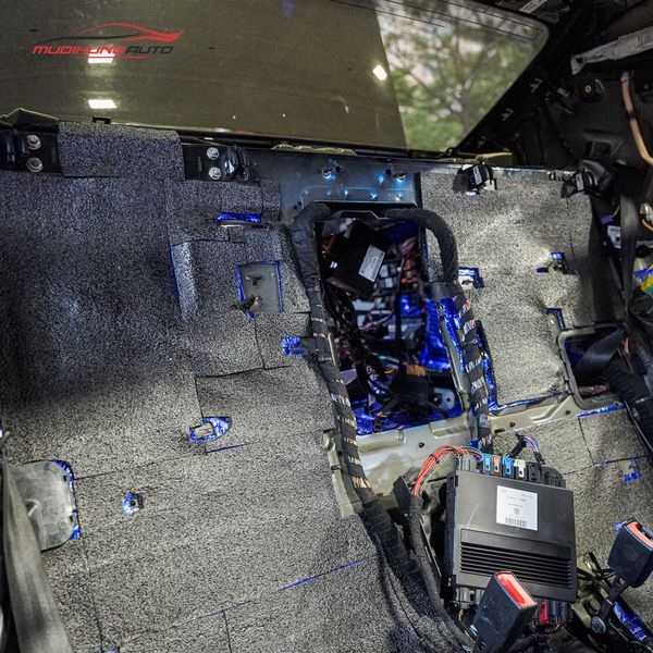 Cách Âm Sàn Xe Bentley 2009