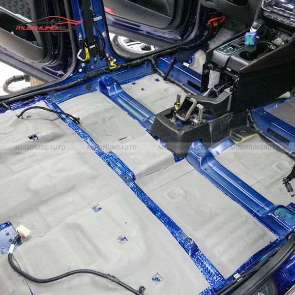 Cách Âm Sàn Xe Hyundai Santafe 2019