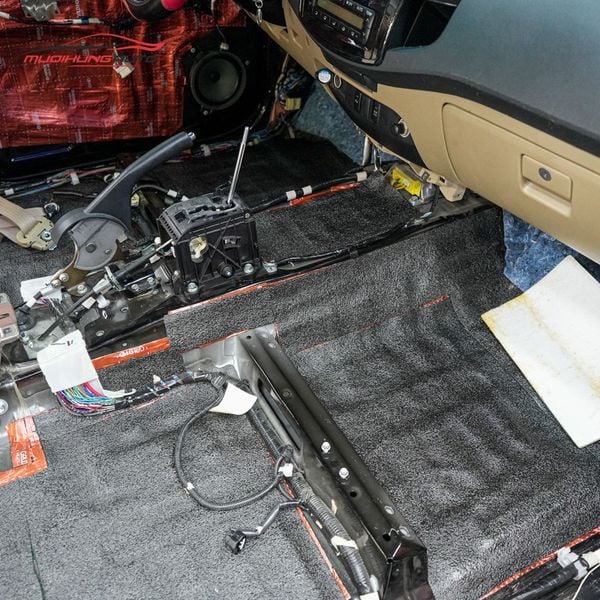 Cách Âm Sàn Xe Toyota Fortuner 2015