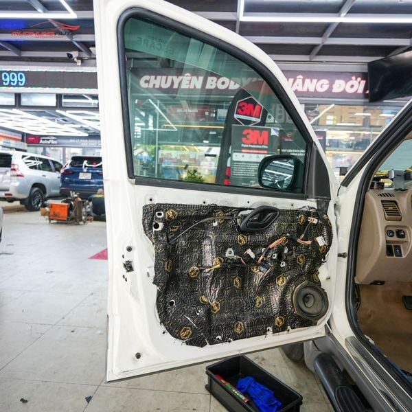 Cách Âm Cửa Xe Ford Escape 2002