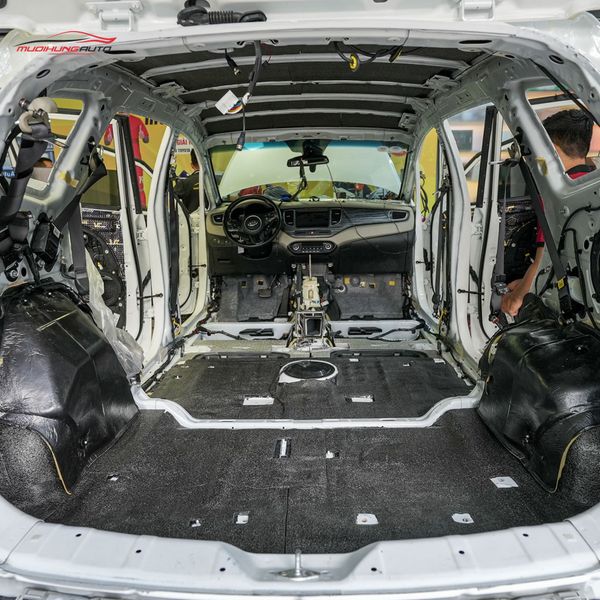Cách Âm Sàn Xe Kia Rondo 2015