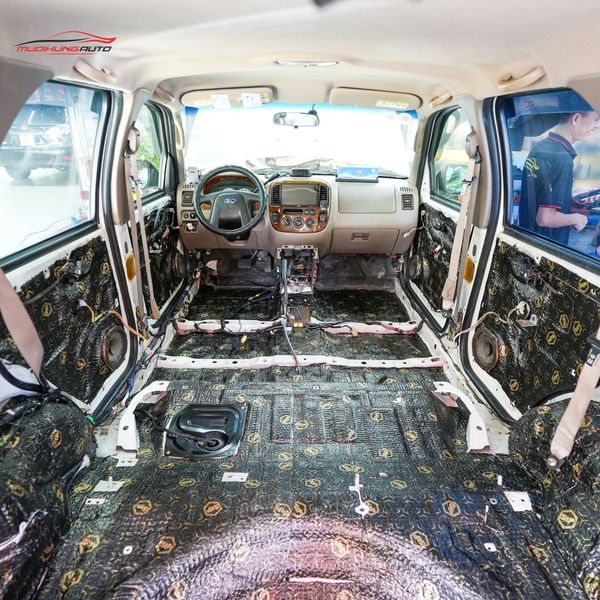 Cách Âm Sàn Xe Ford Escape 2002