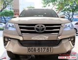 Dán mặt ga lăng xe Toyota Fortuner 2019-2020