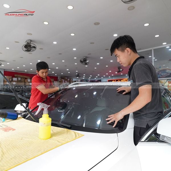 Dán Phim Cách Nhiệt 3M Ô Tô Vinfast President V8