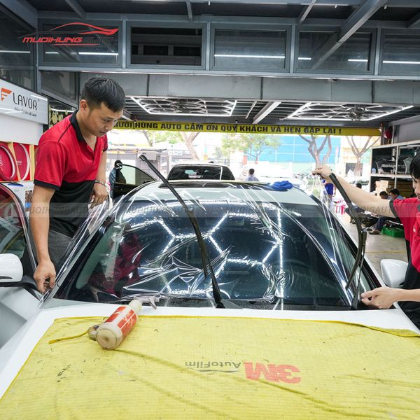 Dán Phim Cách Nhiệt 3M Ô Tô Mercedes C200 2019