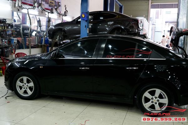 Dán phim chống nóng Llumar Chevrolet Cruze Tại Tphcm
