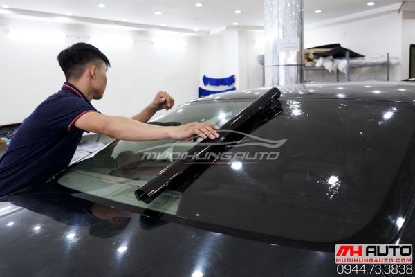 Dán phim chống nóng  Llumar TOYOTA CAMRY giá rẻ