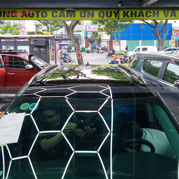 Dán Phim PPF TPU SUNROOF Cách Nhiệt Cửa Sổ Trời Xe Ford Explorer 2024