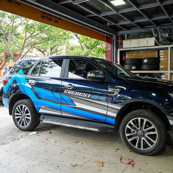 Dán Tem Decal Hông Xe Ford Everest 2020 Tại TPHCM