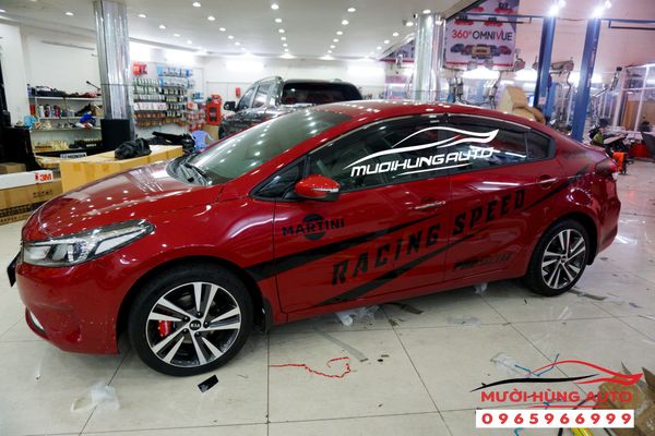 DÁN TEM DECAL HÔNG XE KIA CERATO MÀU ĐỎ TẠI TP.HCM