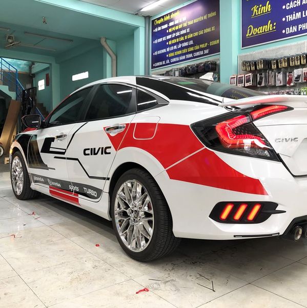 Dán tem Honda Civic 2019-2020 xe màu trắng