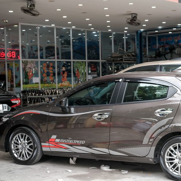 Dán Tem Thể Thao Xe Mazda 2 Tại TPHCM