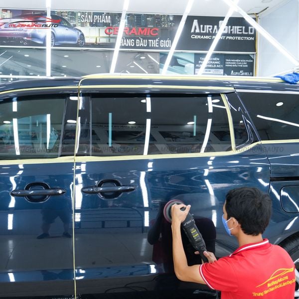 Đánh Bóng Xe Ô Tô Kia Sedona