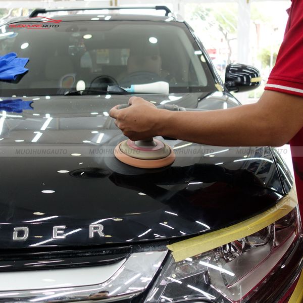 Đánh Bóng Xe Ô Tô Mitsubishi Outlander