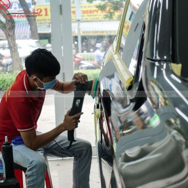 Đánh Bóng Xe Ô Tô Mitsubishi Outlander