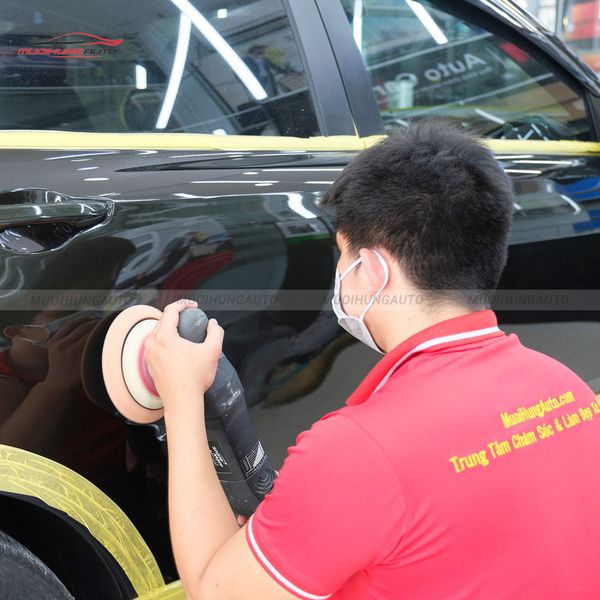 Đánh Bóng Xe Sedan