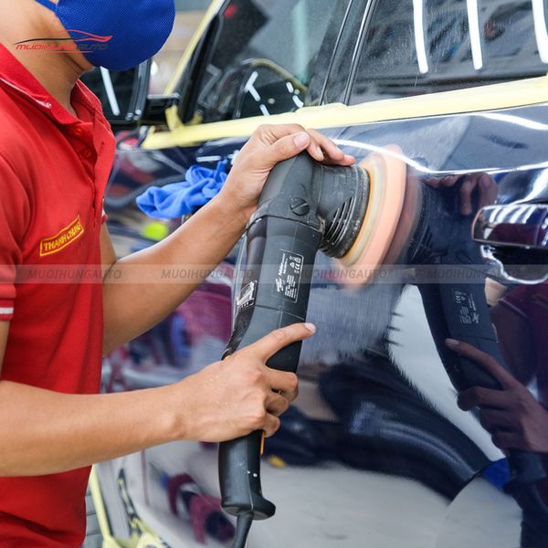 Đánh Bóng Xe Sedan