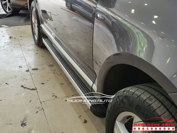 Lắp Đặt Bệ Bước Chân Cho Xe Porsche Chuyên Nghiệp