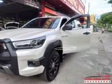 Gắn Phụ Kiện Ốp Cua Bánh Thể Thao Cho Toyota Hilux 2021 Uy Tín