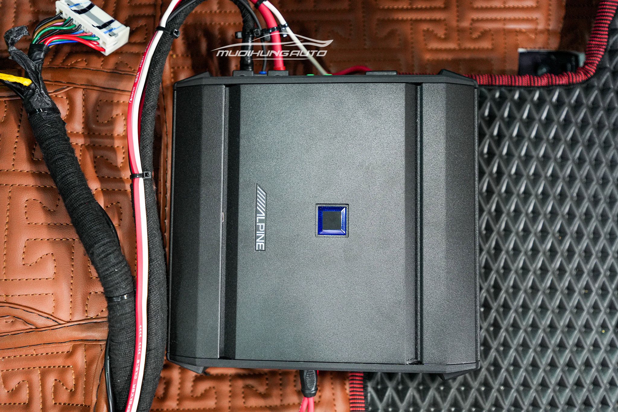 Combo Loa Sub Focal 10 Slim Và Ampli Alpine S-A60M Cho Xe Kia Carnival ...