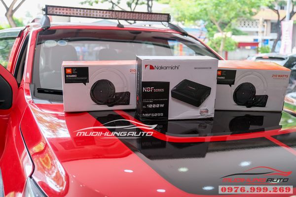 Độ Âm Thanh Sub Gầm Ghế Và Loa Cánh Cửa Xe Chevrolet Colorado