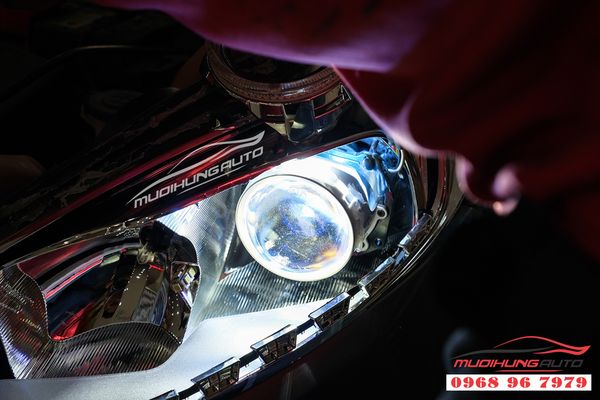 Độ Bi LED GTR Và Vòng Angel Eyes Cho Xe Ford Fiesta